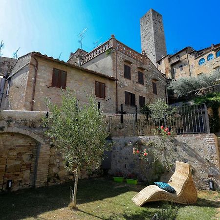 The Tower'S Garden Appartement San Gimignano Buitenkant foto