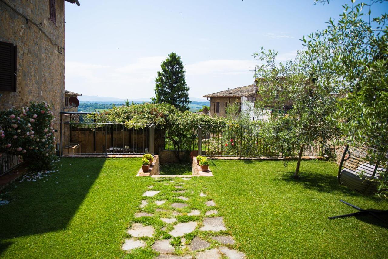 The Tower'S Garden Appartement San Gimignano Buitenkant foto